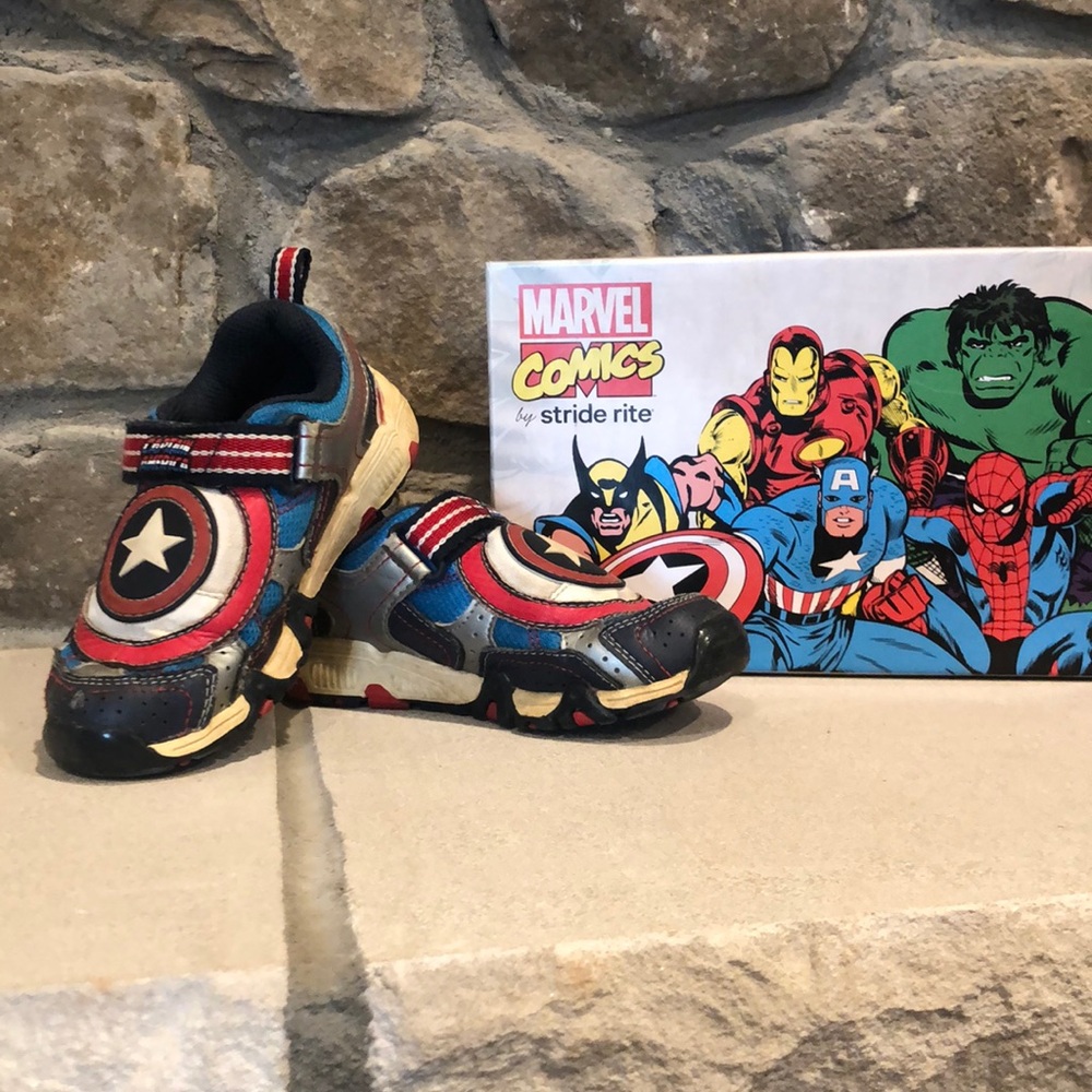 Marvel by Stride Rite 11 M Captain America shoes